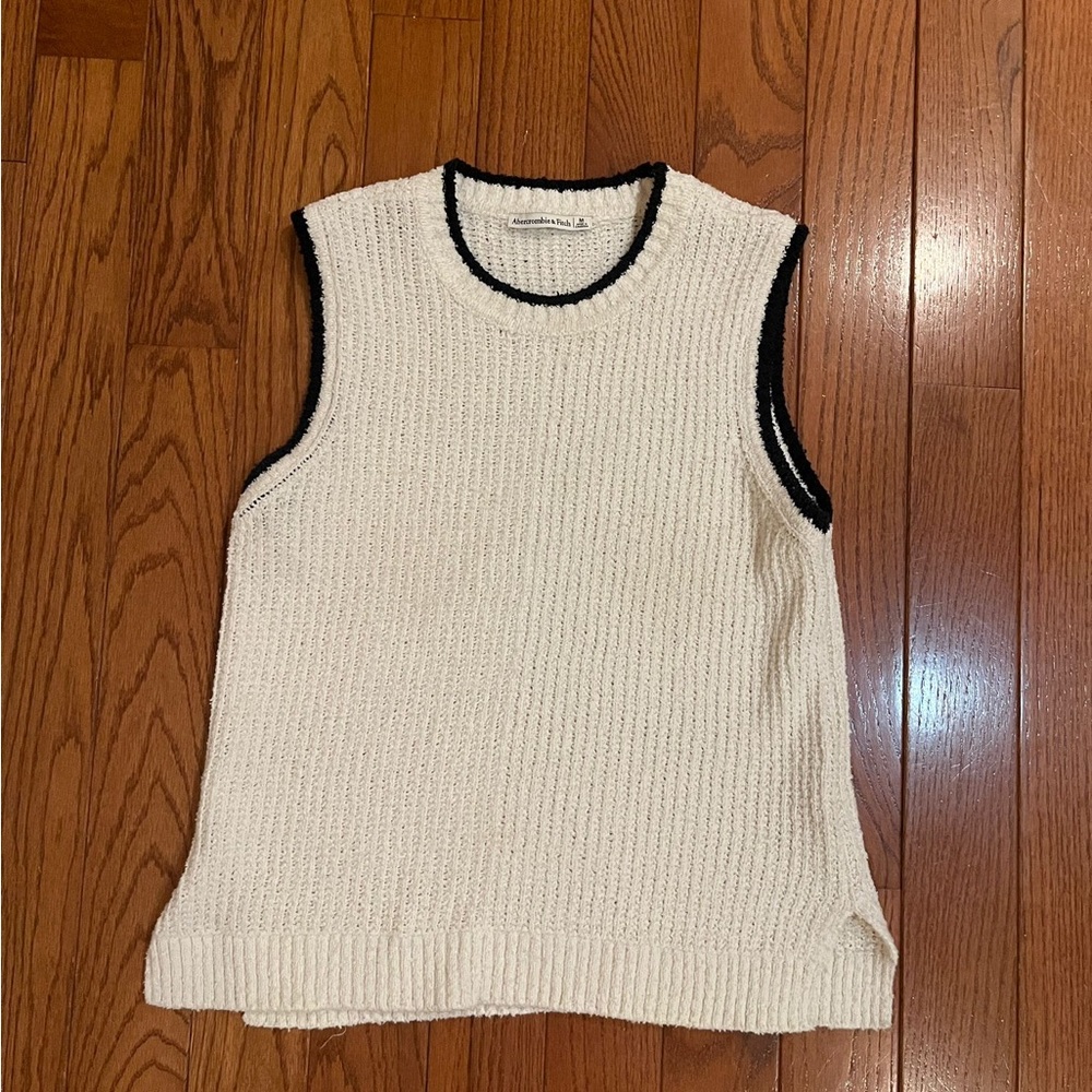 Abercrombie and Fitch Textural Crew Sweater Shell Tank - Picture 2 of 4